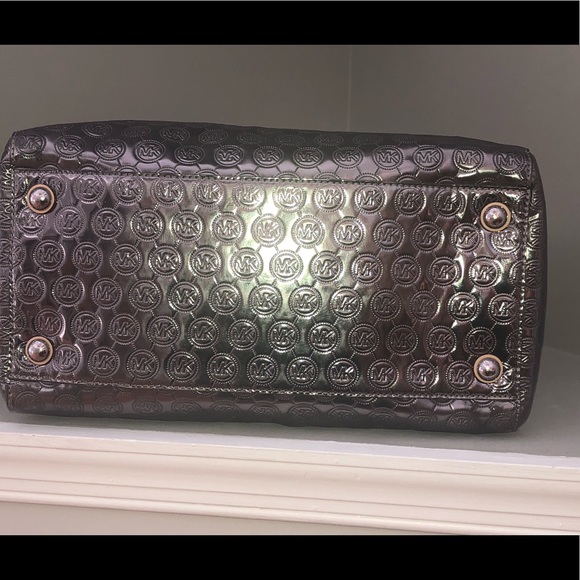 Clearing out my closet - Picture 5 of 6